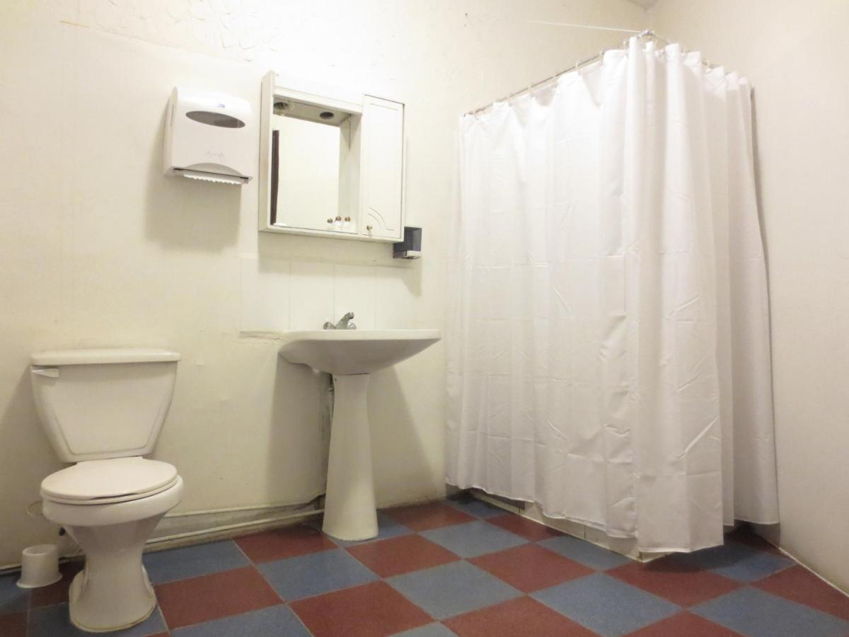 Hostal Plaza Londres 77 سانتياغو المظهر الخارجي الصورة