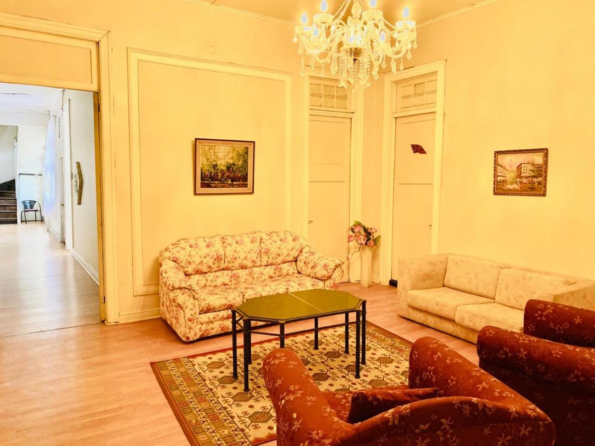 Hostal Plaza Londres 77 سانتياغو المظهر الخارجي الصورة